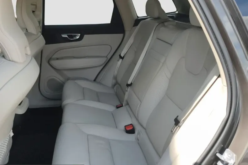 Volvo XC60 din 2021 cu 93.600 km - oferta VOL237110 - foto 14