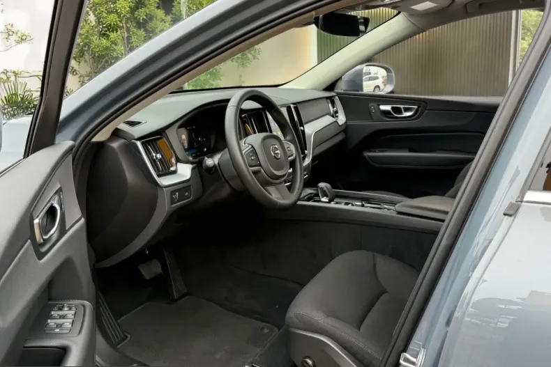 Volvo XC60 din 2022 cu 83.735 km - oferta VOL237119 - foto 9