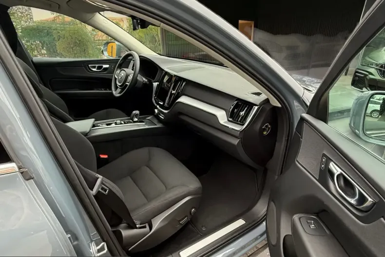 Volvo XC60 din 2022 cu 83.735 km - oferta VOL237119 - foto 12