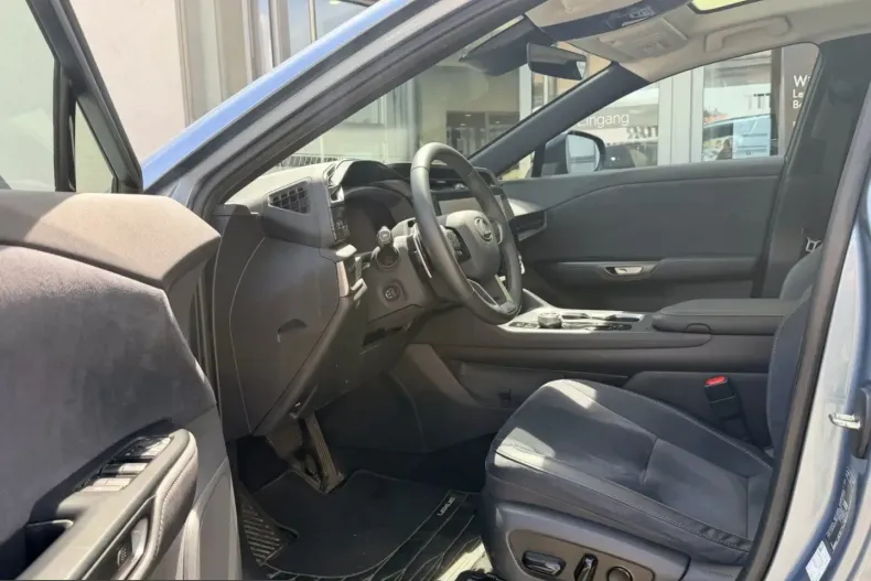 Lexus RZ din 2023 cu 22.486 km - oferta LEX237124 - foto 4