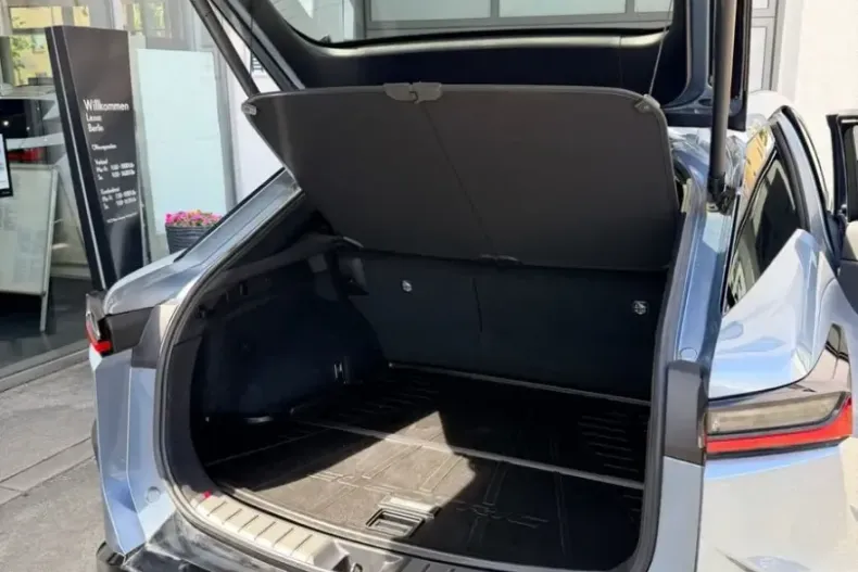Lexus RZ din 2023 cu 22.486 km - oferta LEX237124 - foto 12