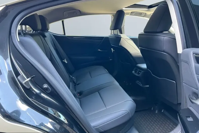 Lexus ES 300 din 2024 cu 34.175 km - oferta LEX237125 - foto 17