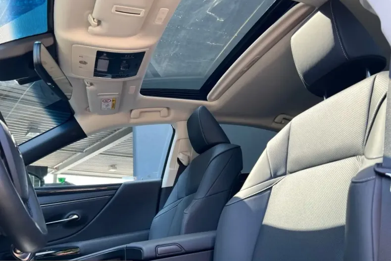 Lexus ES 300 din 2024 cu 34.175 km - oferta LEX237125 - foto 21
