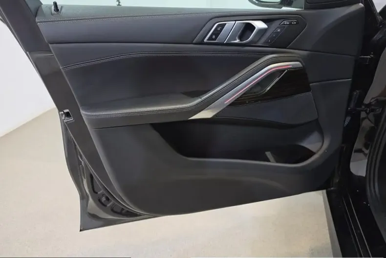 BMW X6 (Seria X) din 2024 cu 51.071 km - oferta BMW237132 - foto 18