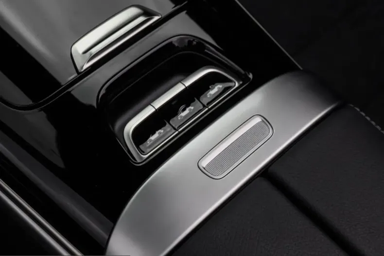 Mercedes-Benz CLE 200 (Clasa CLE) din 2025 cu 6.100 km - oferta MER237136 - foto 9