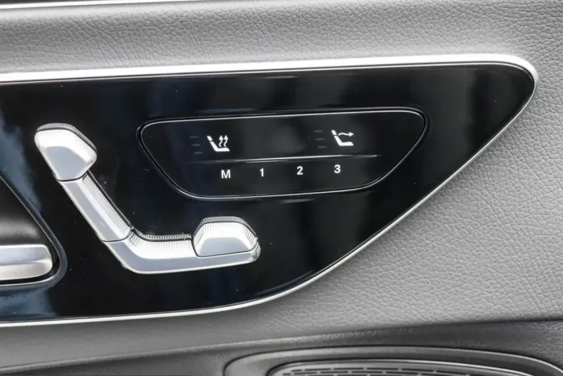 Mercedes-Benz CLE 200 (Clasa CLE) din 2025 cu 6.100 km - oferta MER237136 - foto 12