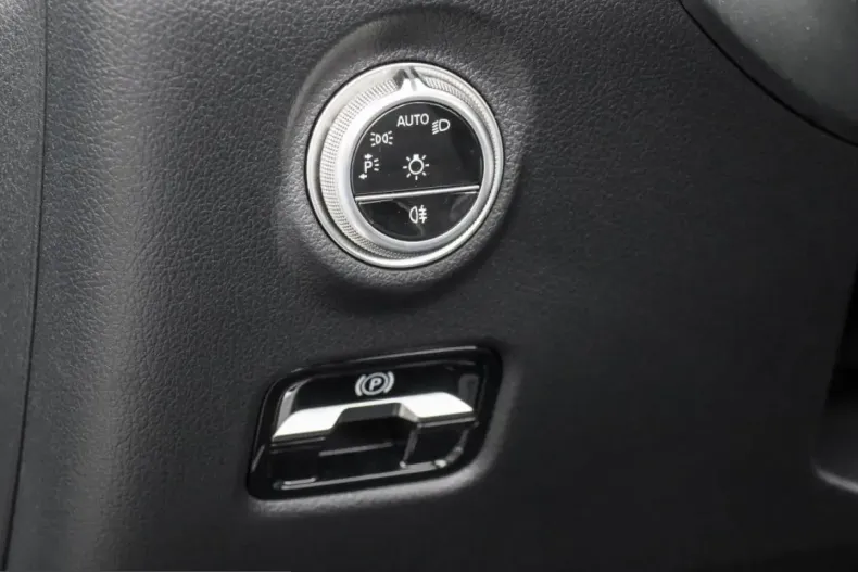 Mercedes-Benz CLE 200 (Clasa CLE) din 2025 cu 6.100 km - oferta MER237136 - foto 14