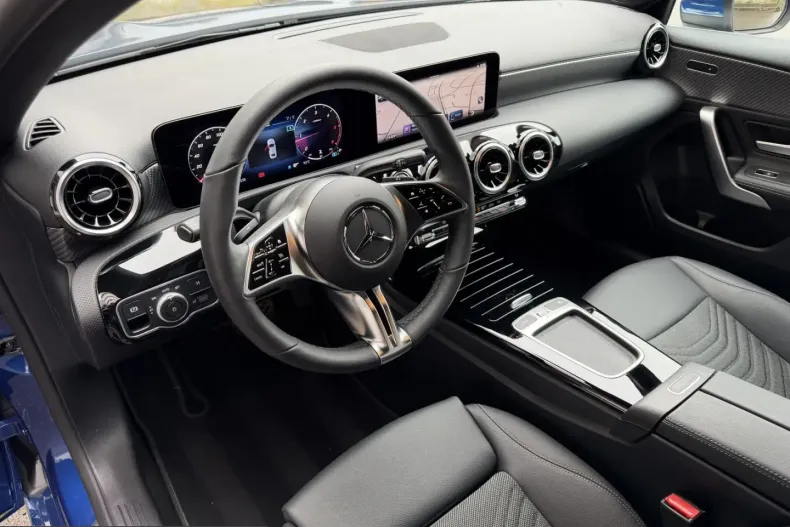 Mercedes-Benz A 180 (Clasa A) din 2025 cu 5.800 km - oferta MER237141 - foto 12