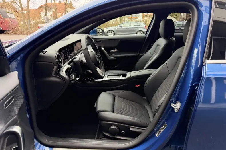 Mercedes-Benz A 180 (Clasa A) din 2025 cu 5.800 km - oferta MER237141 - foto 13