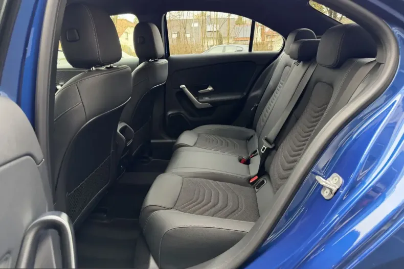 Mercedes-Benz A 180 (Clasa A) din 2025 cu 5.800 km - oferta MER237141 - foto 14