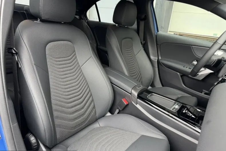 Mercedes-Benz A 180 (Clasa A) din 2025 cu 5.800 km - oferta MER237141 - foto 27