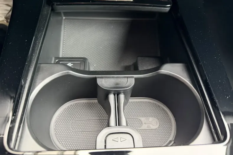 Mercedes-Benz A 180 (Clasa A) din 2025 cu 5.800 km - oferta MER237141 - foto 37
