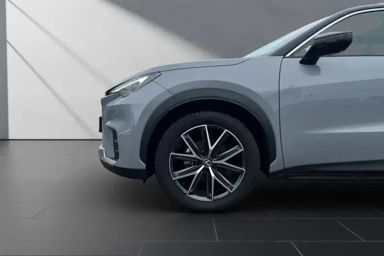 Lexus LBX din 2025 cu 17.158 km - oferta LEX237147 - foto 21