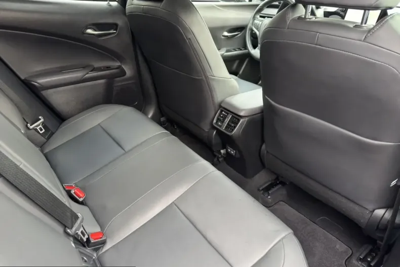 Lexus UX din 2023 cu 35.667 km - oferta LEX237153 - foto 17