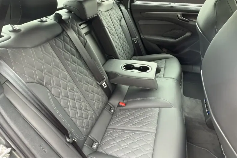 Audi A6 din 2025 cu 17.900 km - oferta AUD237180 - foto 14