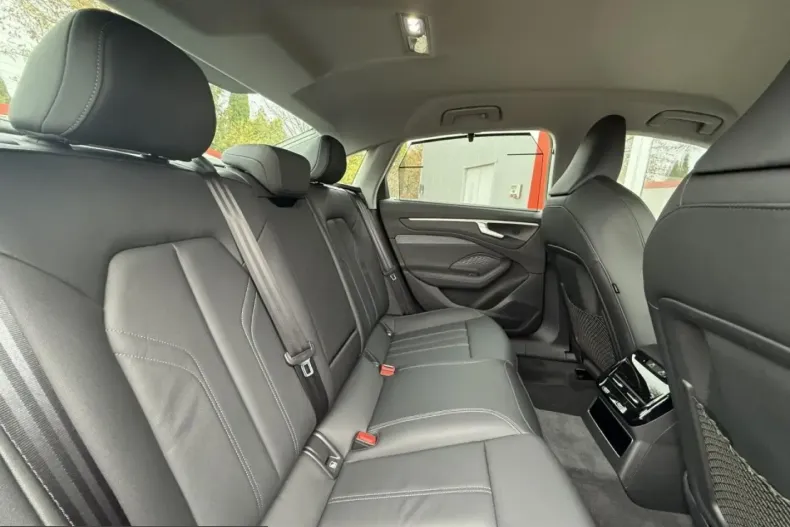 Audi A6 din 2025 cu 9.980 km - oferta AUD237187 - foto 14