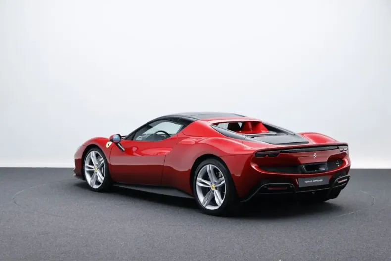 Ferrari 296 GTS din 2023 cu 4.300 km - oferta FER237198 - foto 6