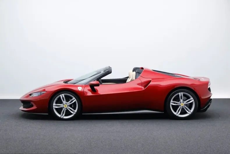 Ferrari 296 GTS din 2023 cu 4.300 km - oferta FER237198 - foto 7