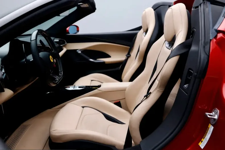 Ferrari 296 GTS din 2023 cu 4.300 km - oferta FER237198 - foto 8