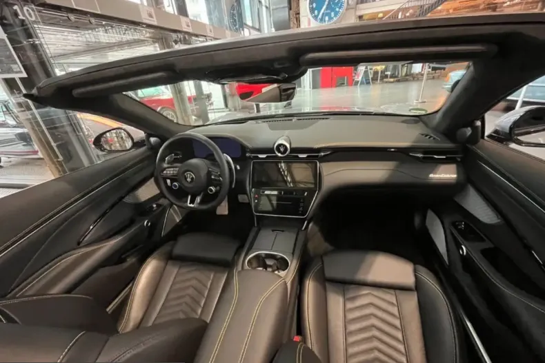 Maserati GranCabrio din 2024 cu 12.540 km - oferta MAS237245 - foto 8