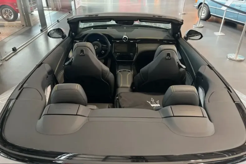 Maserati GranCabrio din 2024 cu 12.540 km - oferta MAS237245 - foto 14