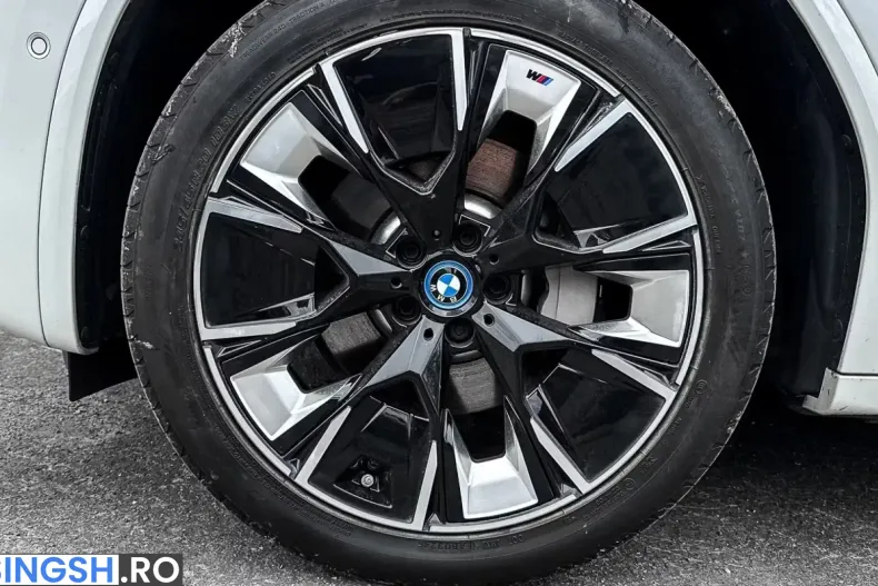 BMW iX3 (Seria X) din 2024 cu 44.400 km - oferta BMW237258 - foto 4