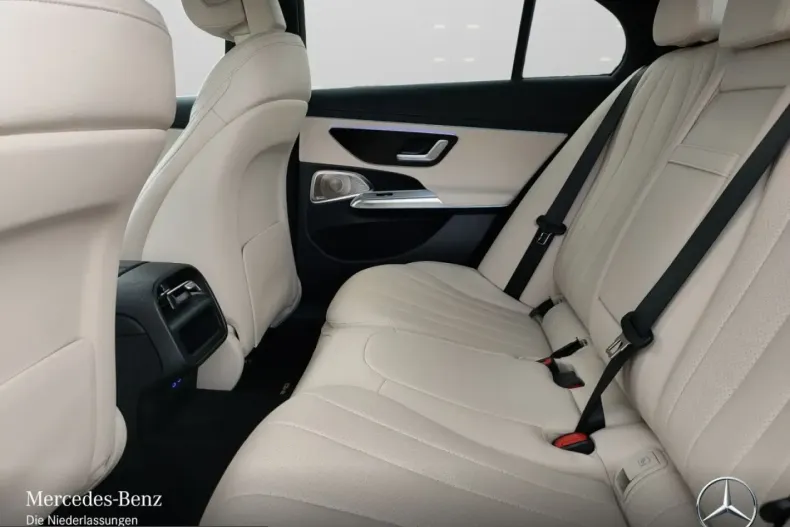 Mercedes-Benz E 220 (Clasa E) din 2025 cu 2.865 km - oferta MER237264 - foto 9