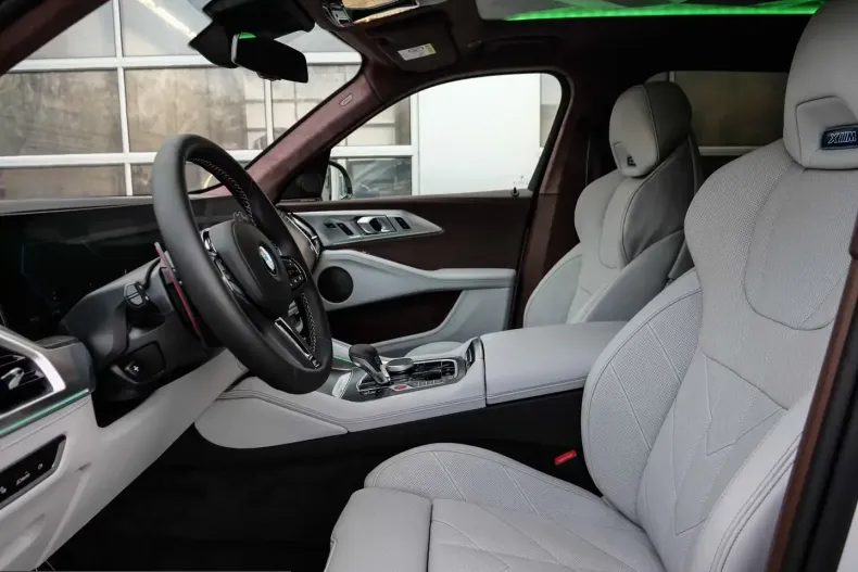 BMW XM (Seria X) din 2026 cu 51 km - oferta BMW237285 - foto 9
