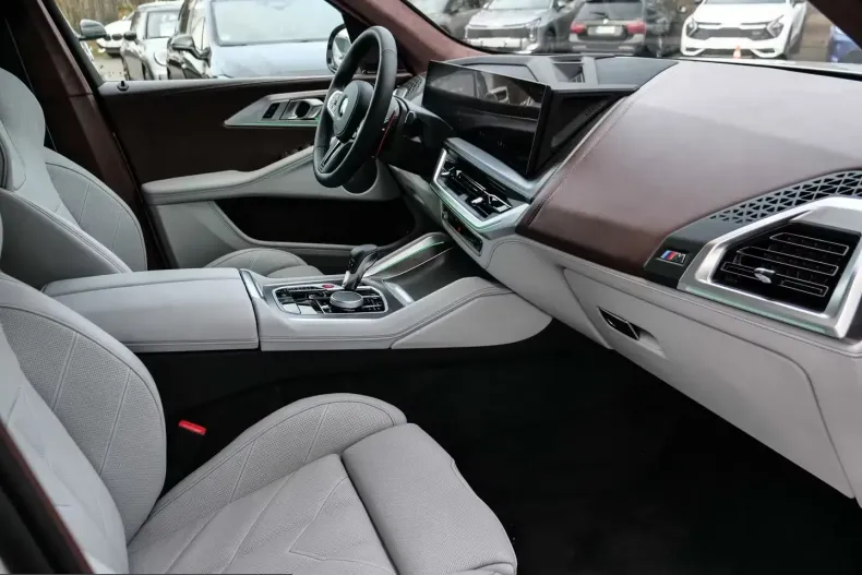 BMW XM (Seria X) din 2026 cu 51 km - oferta BMW237285 - foto 10