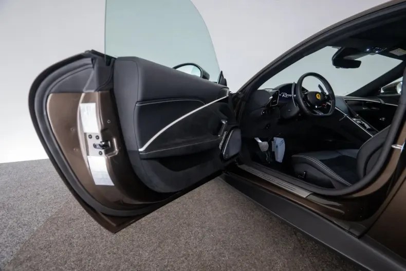 Ferrari Roma din 2021 cu 1.300 km - oferta FER237286 - foto 37