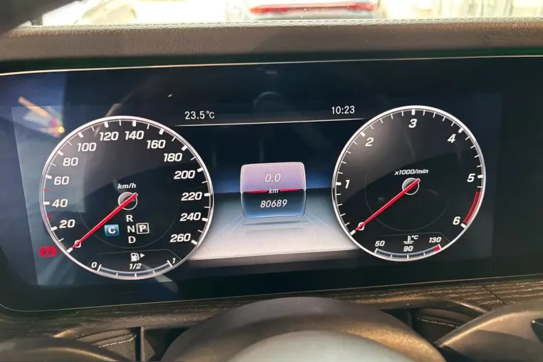 Mercedes-Benz G 400 (Clasa G) din 2023 cu 81.000 km - oferta MER237292 - foto 13