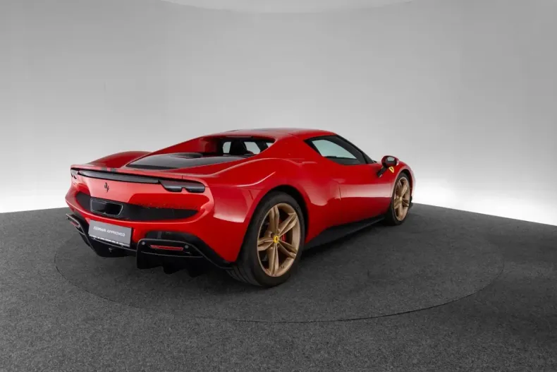 Ferrari 296 GTB din 2023 cu 6.000 km - oferta FER237294 - foto 5