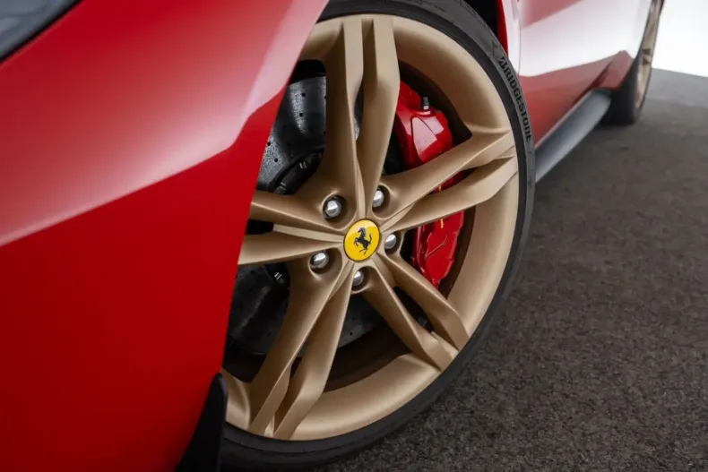 Ferrari 296 GTB din 2023 cu 6.000 km - oferta FER237294 - foto 11