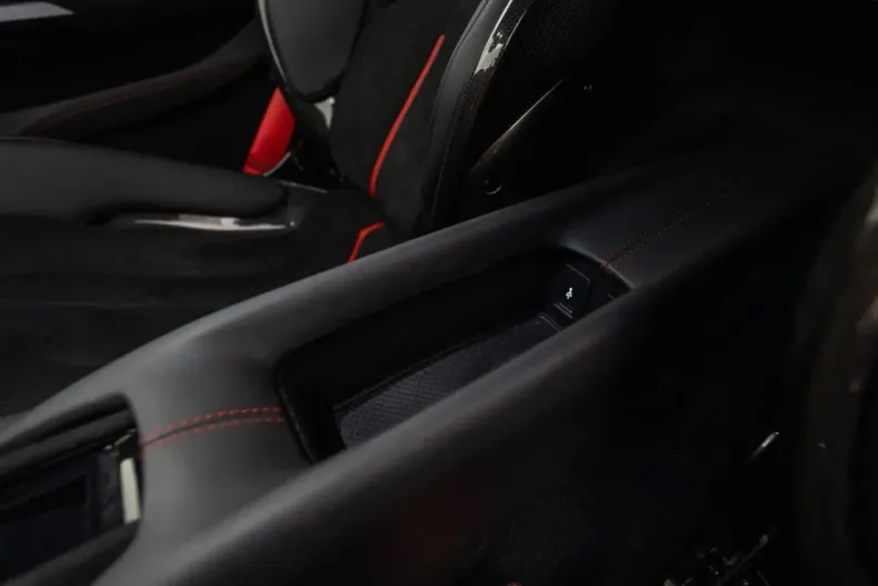 Ferrari 296 GTB din 2023 cu 6.000 km - oferta FER237294 - foto 31