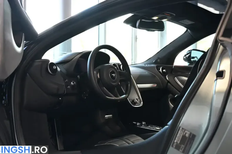 McLaren GTS din 2026 cu 2.100 km - oferta MCL237295 - foto 11