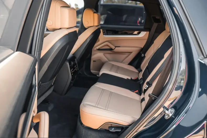 Porsche Cayenne din 2025 cu 8.000 km - oferta POR237300 - foto 11