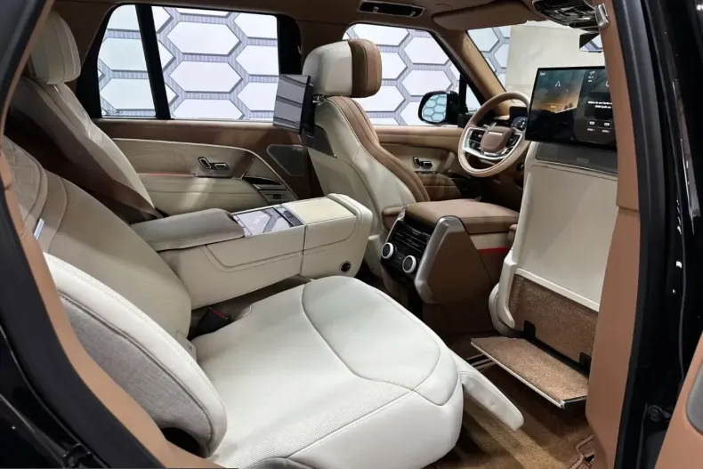 Land Rover Range Rover din 2026 cu 51 km - oferta LAN237324 - foto 13