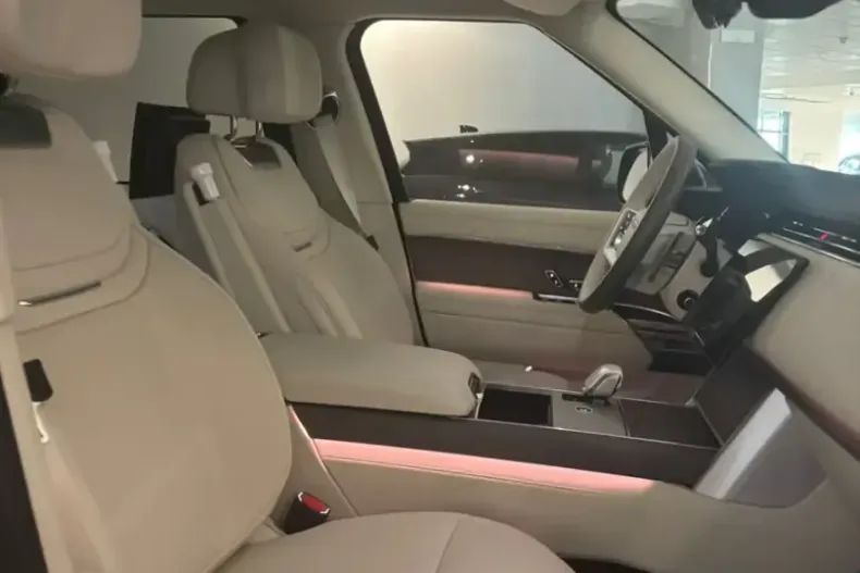 Land Rover Range Rover din 2026 cu 51 km - oferta LAN237328 - foto 3