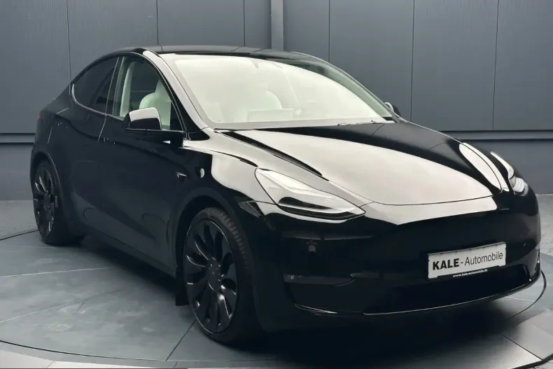 Tesla Model Y din 2024 cu 35.000 km - oferta TES237333 - foto 1
