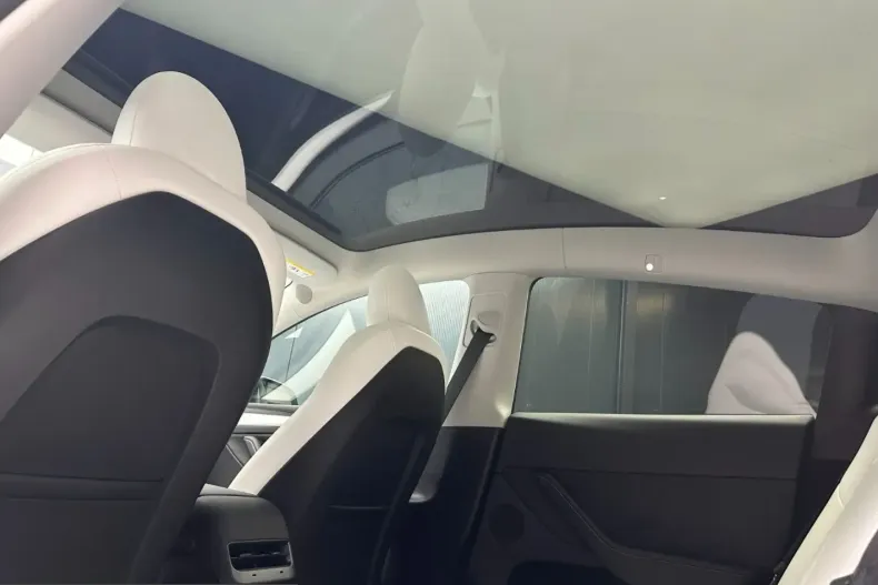 Tesla Model Y din 2024 cu 35.000 km - oferta TES237333 - foto 10