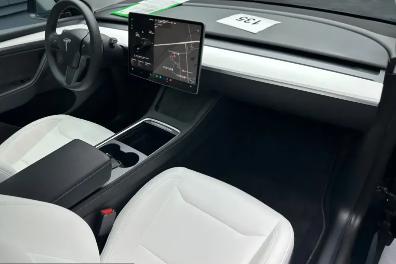 Tesla Model Y din 2024 cu 35.000 km - oferta TES237333 - foto 12