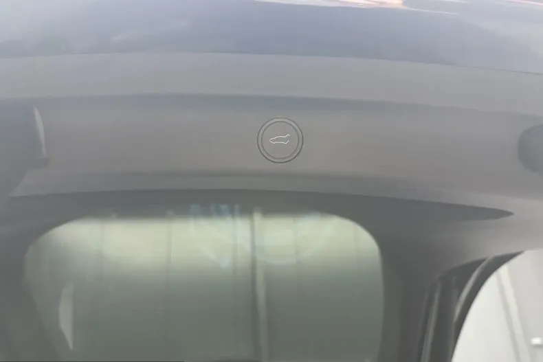 Tesla Model Y din 2024 cu 35.000 km - oferta TES237333 - foto 32