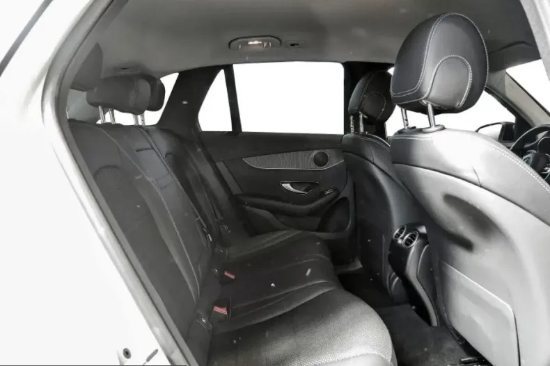 Mercedes-Benz GLC 300 (Clasa GLC) din 2022 cu 88.354 km - oferta MER237338 - foto 5