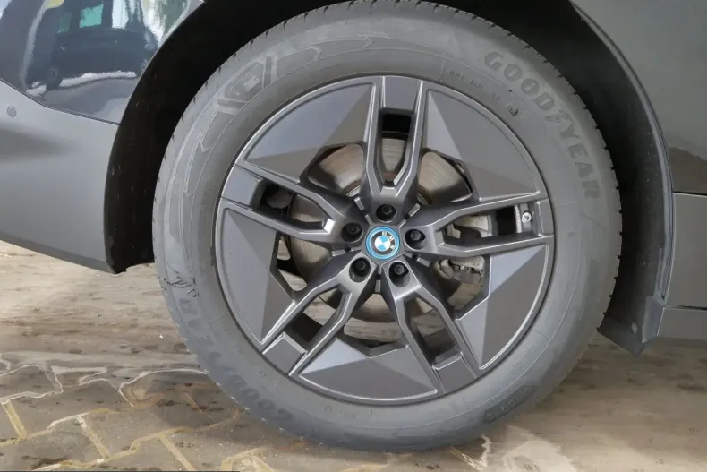 BMW iX din 2025 cu 46.005 km - oferta BMW237342 - foto 11