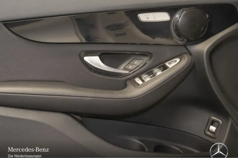 Mercedes-Benz GLC 300 (Clasa GLC) din 2022 cu 63.812 km - oferta MER237348 - foto 14