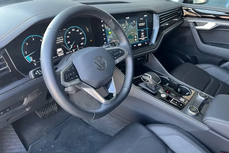 Volkswagen Touareg din 2025 cu 25.500 km - oferta VOL237350 - foto 14