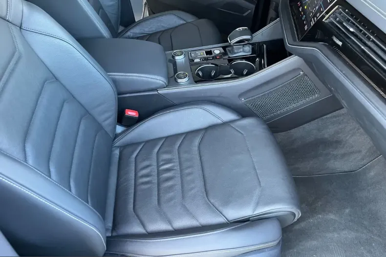Volkswagen Touareg din 2025 cu 25.500 km - oferta VOL237350 - foto 19