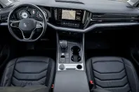 Volkswagen Touareg din 2021 cu 25.979 km - oferta VOL237352 - foto 3