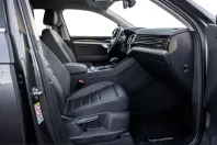 Volkswagen Touareg din 2021 cu 25.979 km - oferta VOL237352 - foto 4