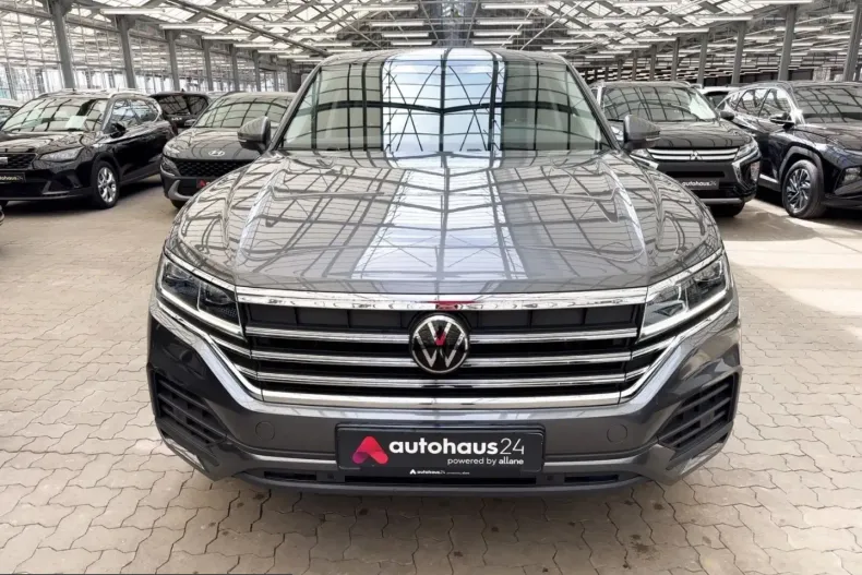Volkswagen Touareg din 2023 cu 30.404 km - oferta VOL237354 - foto 2